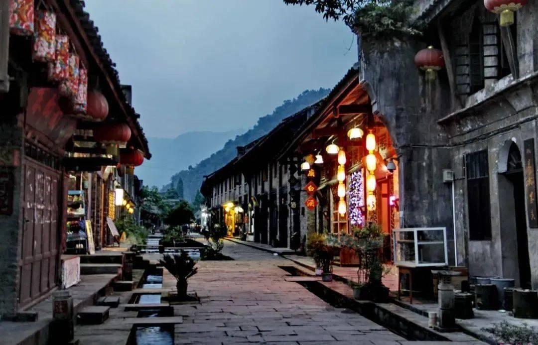 假如你的同桌今天请假了数学老师讲的是除数是整数的小数除法你能写25.2÷6为+?——解答你的疑问,问得到答得到